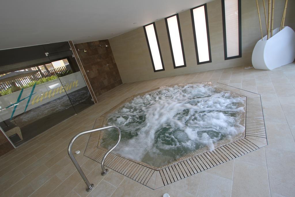 Apartamentos Cambrils Playa Spa Kültér fotó