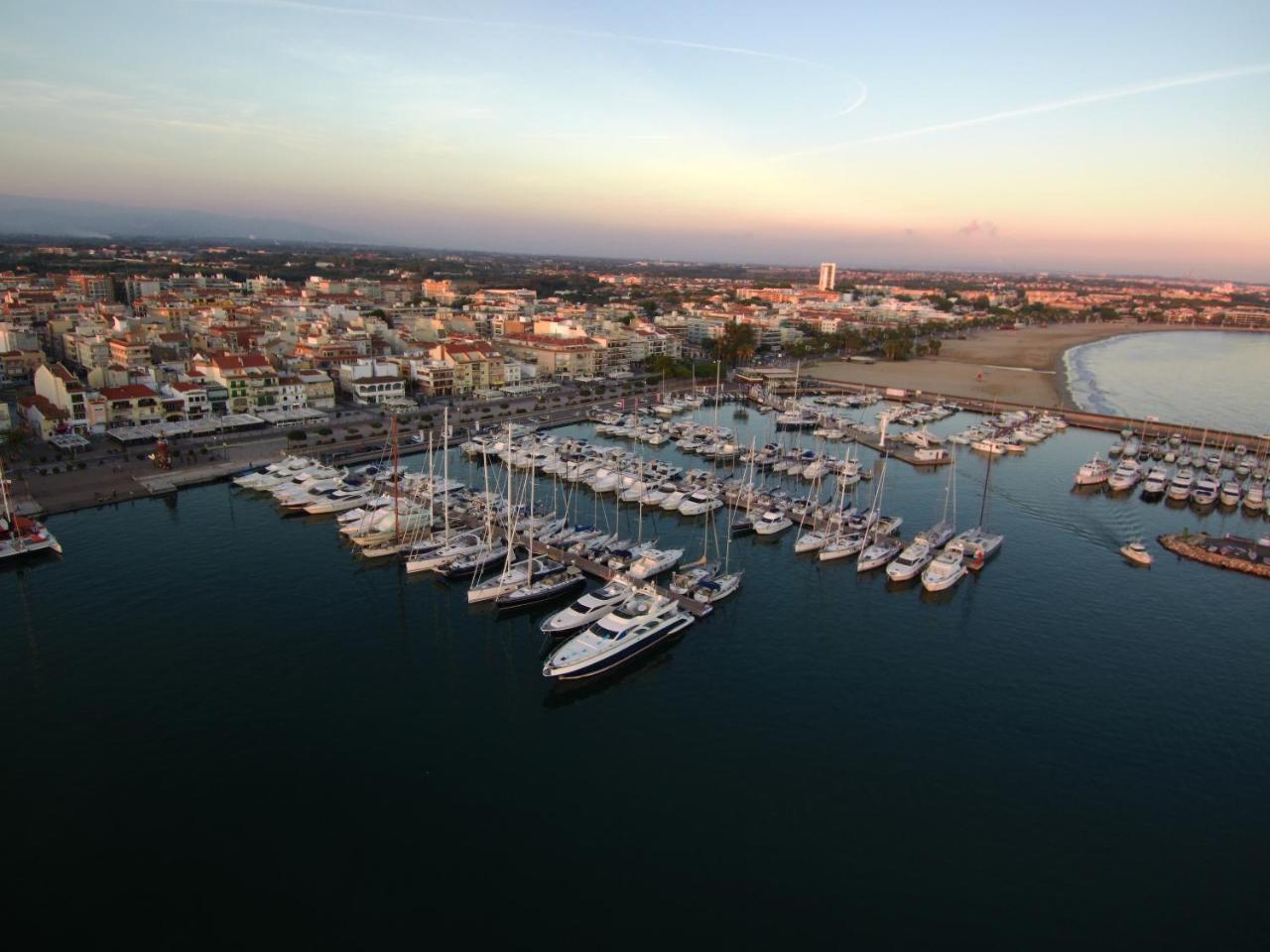 Apartamentos Cambrils Playa Spa Kültér fotó